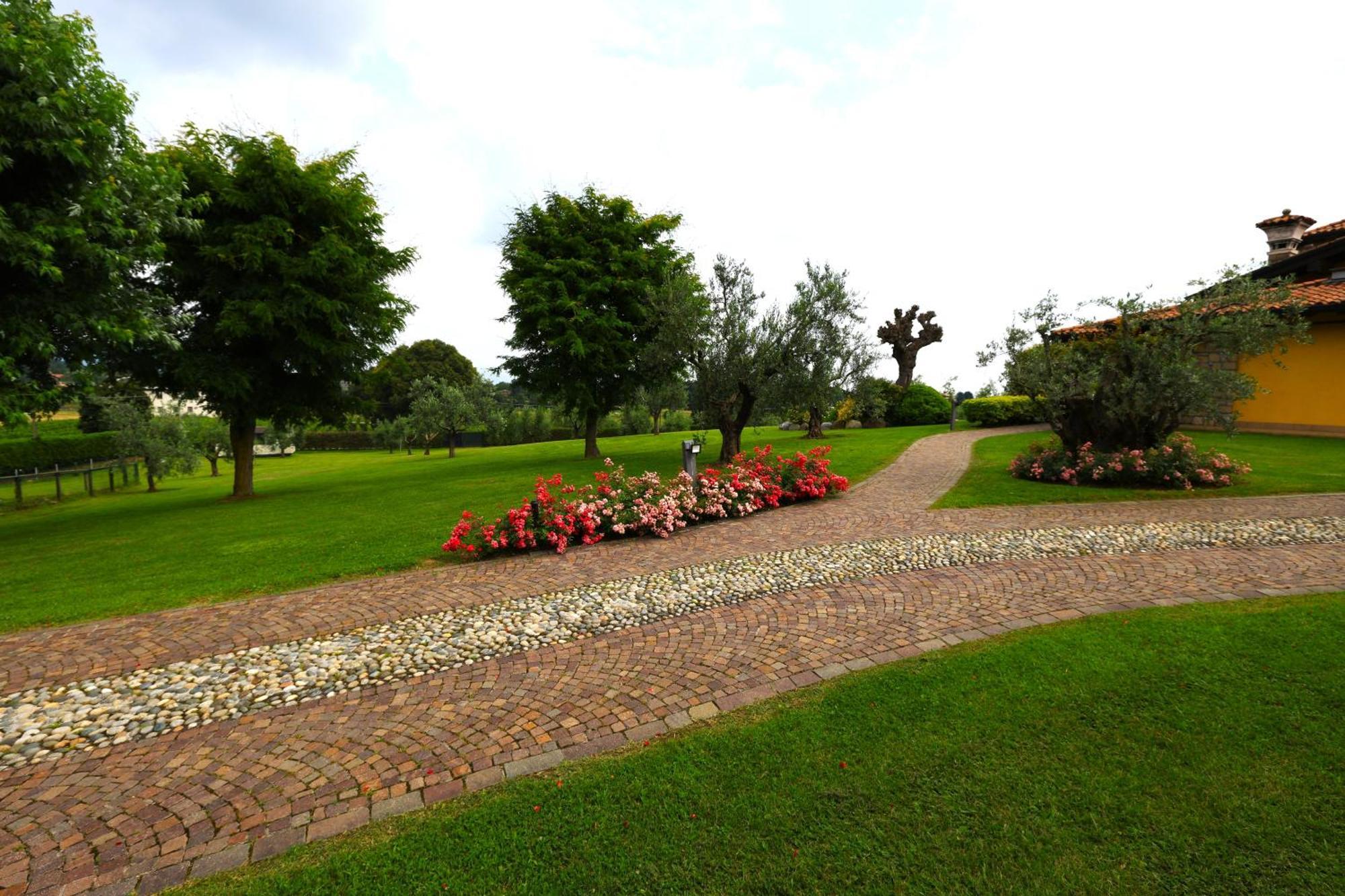 Villa Cristina Villa Pedergnano Exteriör bild